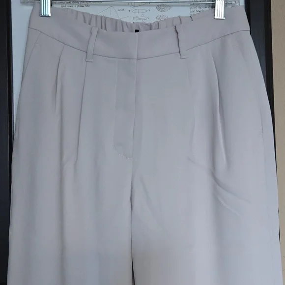 NEW Quince 28" Stretch Crepe Pleated Wide Leg Pants Short Inseam Sand Color - 6 - Picture 7 of 12